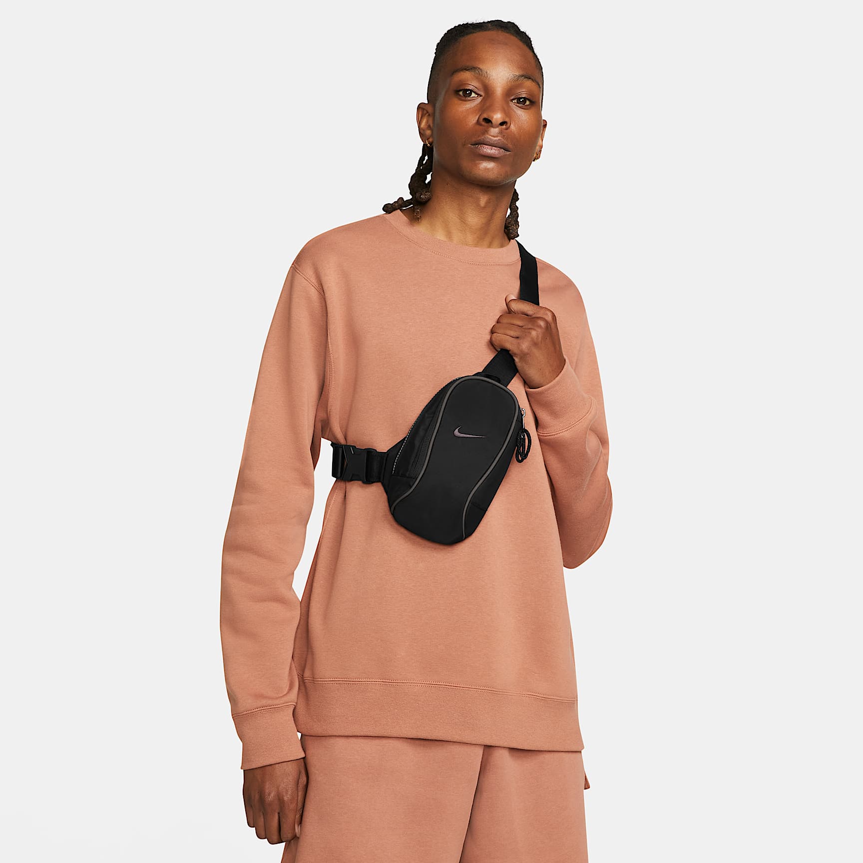 Nike Sportswear Essentials Cross-Body Bag (1L). Nike SG